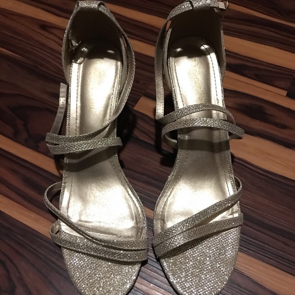 Dream Pairs Shoes - Gold glitter dress shoes